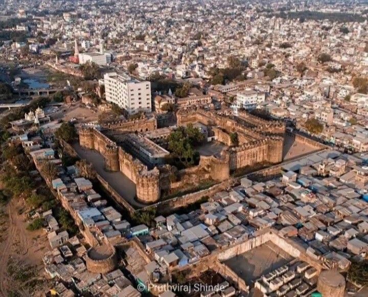 About 4833bc9bae0ff319cea4475b5dd1e17e (1)